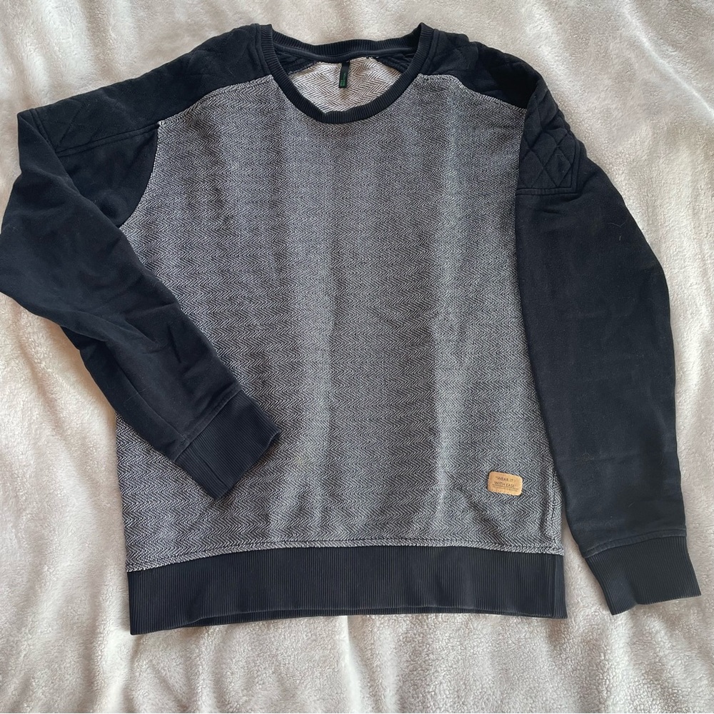 Men's Benetton Black and Gray Sweatshirt
